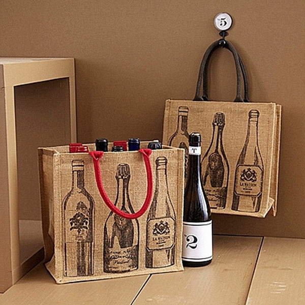 Burlap wine bottle bags